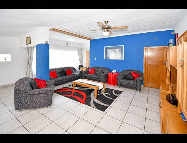 4 BEDROOM HOUSE FOR SALE IN CROSBY
